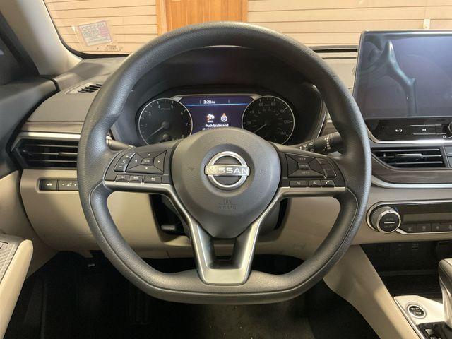new 2025 Nissan Altima car, priced at $32,425