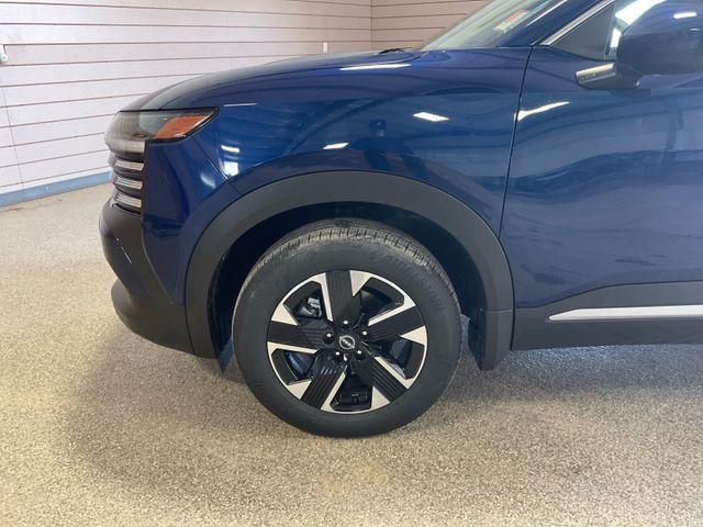 new 2025 Nissan Kicks car, priced at $27,180
