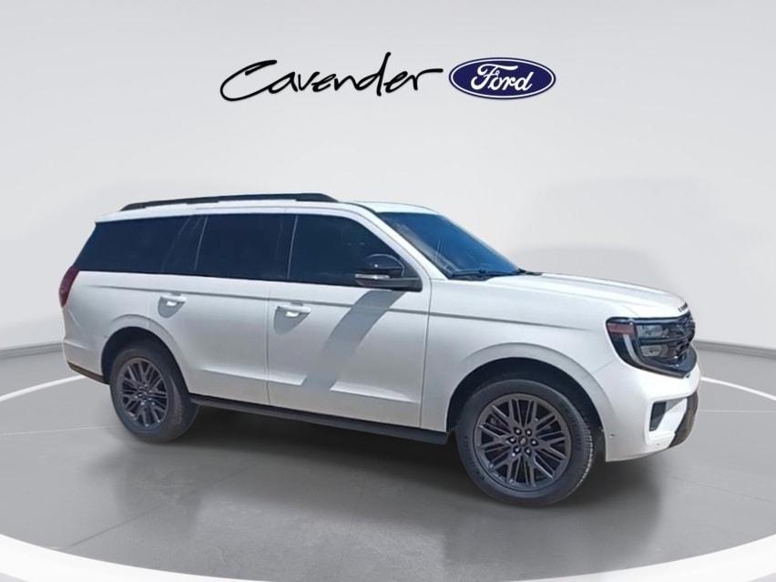 new 2025 Ford Expedition car, priced at $84,165