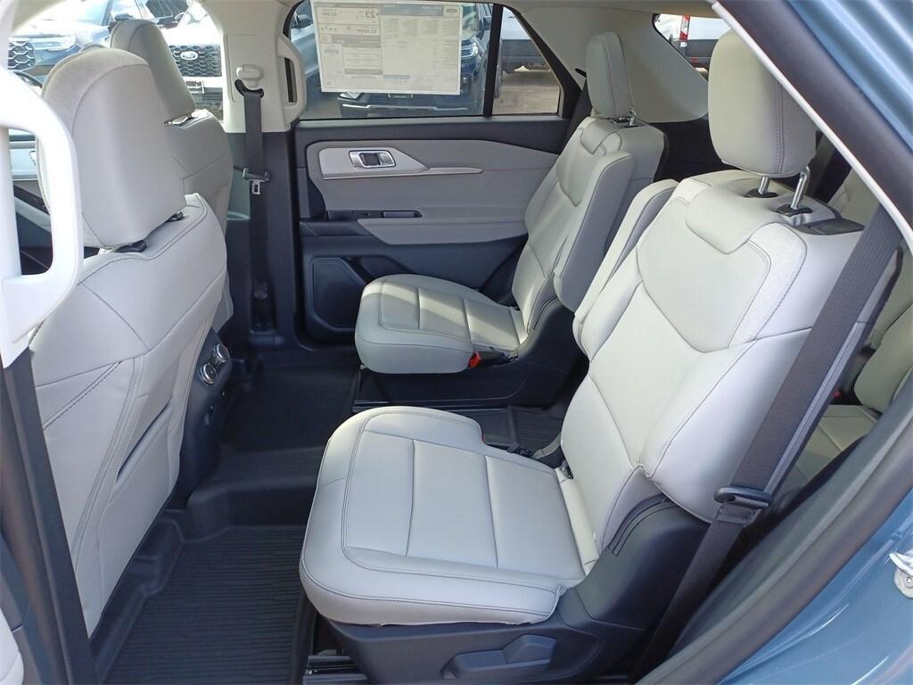 new 2025 Ford Explorer car, priced at $47,301