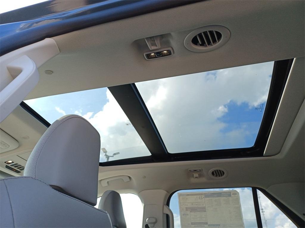 new 2025 Ford Explorer car, priced at $47,301