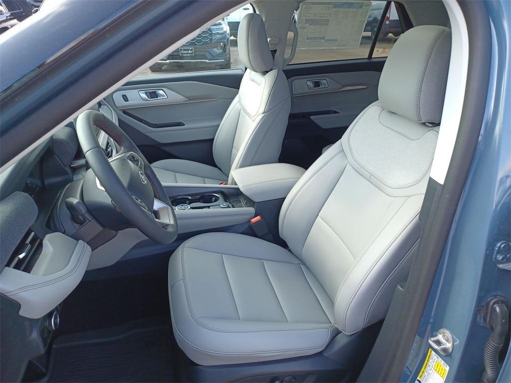 new 2025 Ford Explorer car, priced at $47,301