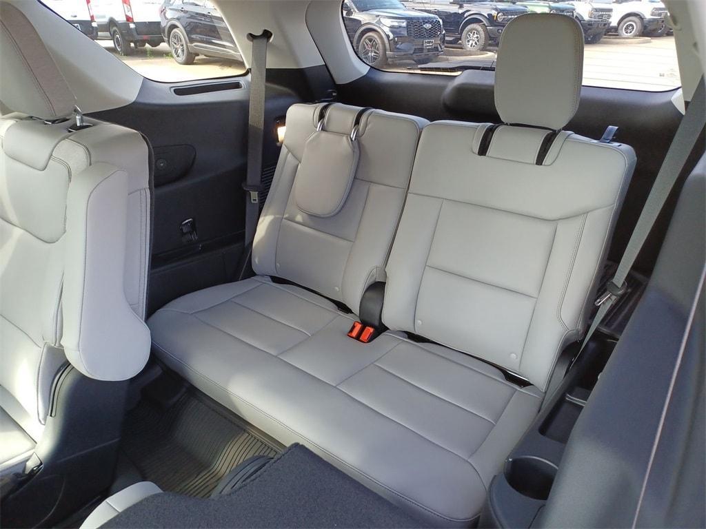 new 2025 Ford Explorer car, priced at $47,301