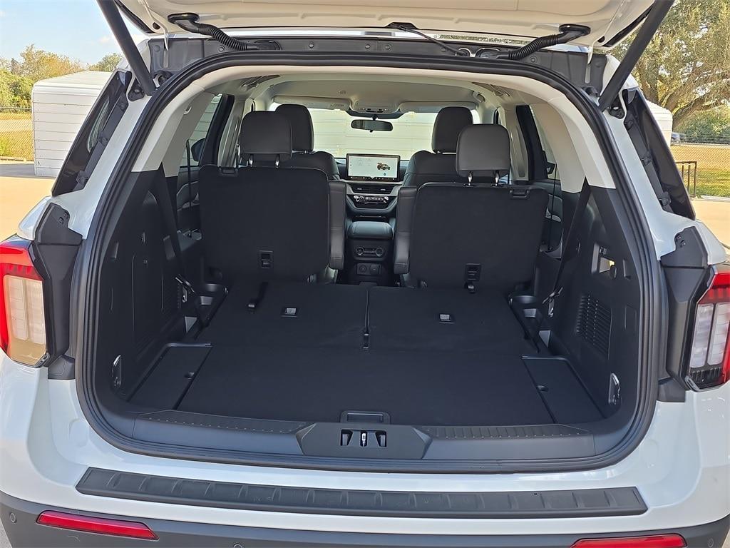 new 2025 Ford Explorer car, priced at $41,796