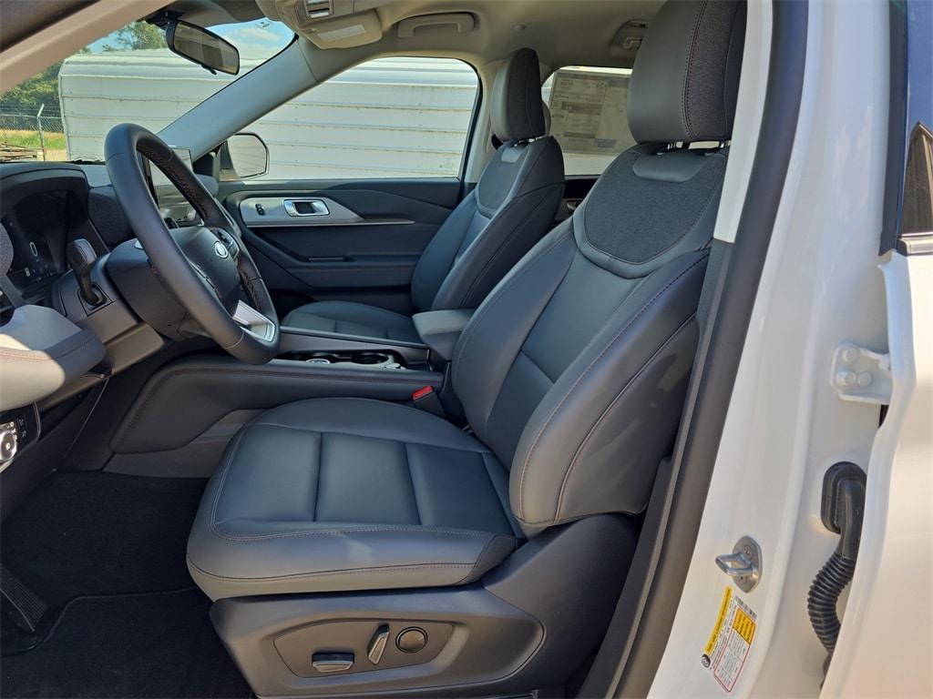 new 2025 Ford Explorer car, priced at $41,796