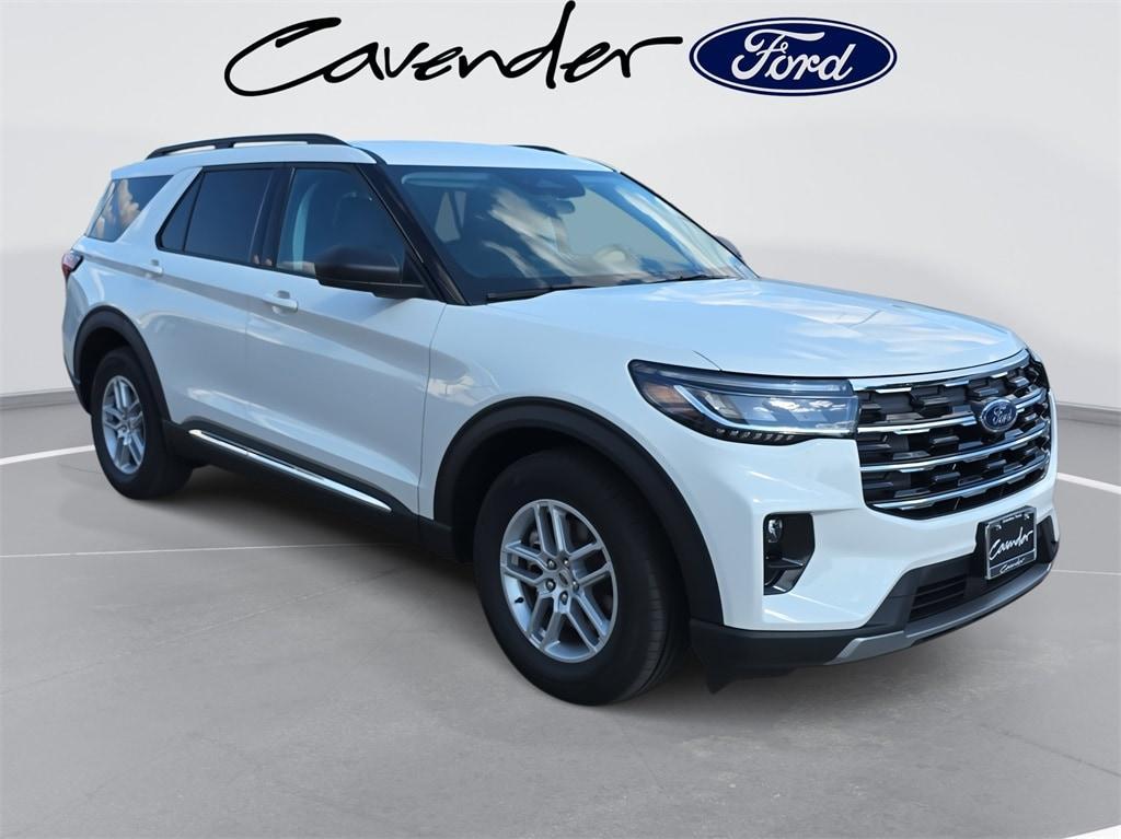 new 2025 Ford Explorer car, priced at $41,796