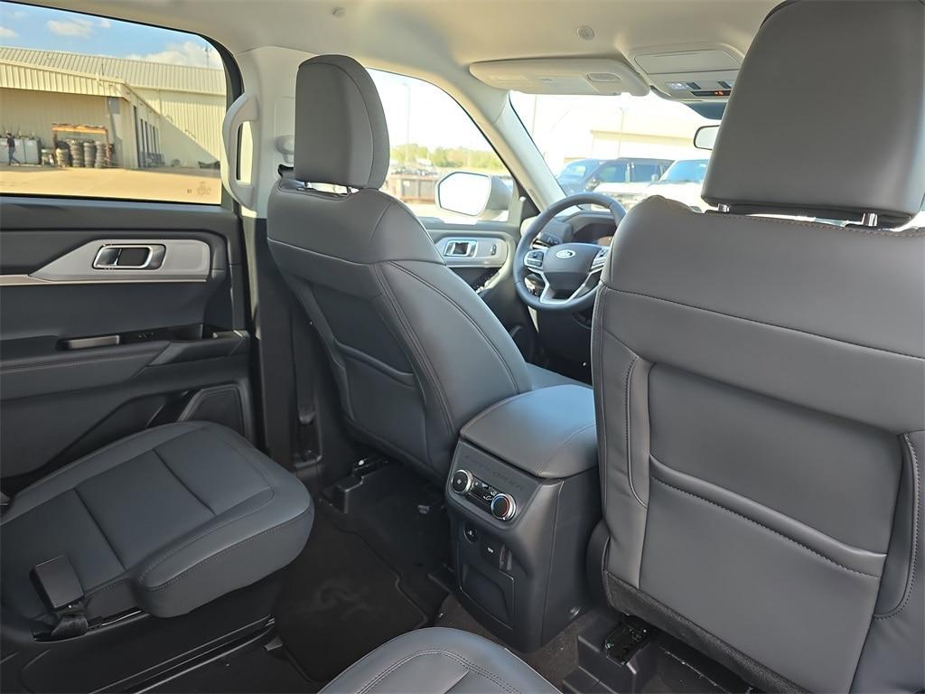 new 2025 Ford Explorer car, priced at $41,796