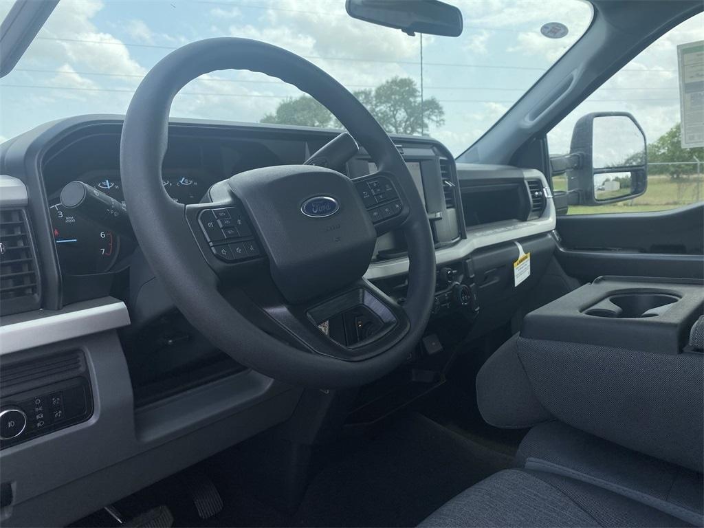 new 2025 Ford F-350 car, priced at $53,783