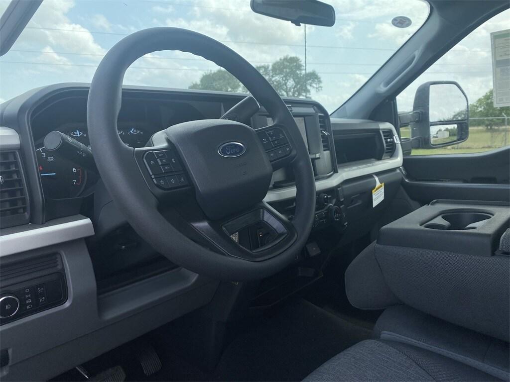 new 2025 Ford F-350 car, priced at $53,783