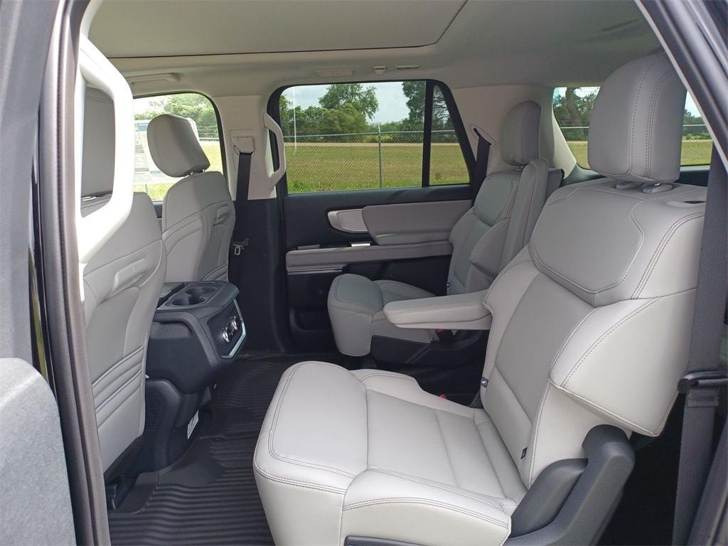 new 2025 Ford Expedition Max car, priced at $76,605