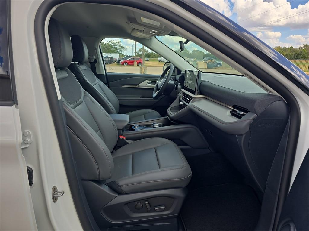 new 2025 Ford Explorer car, priced at $41,336