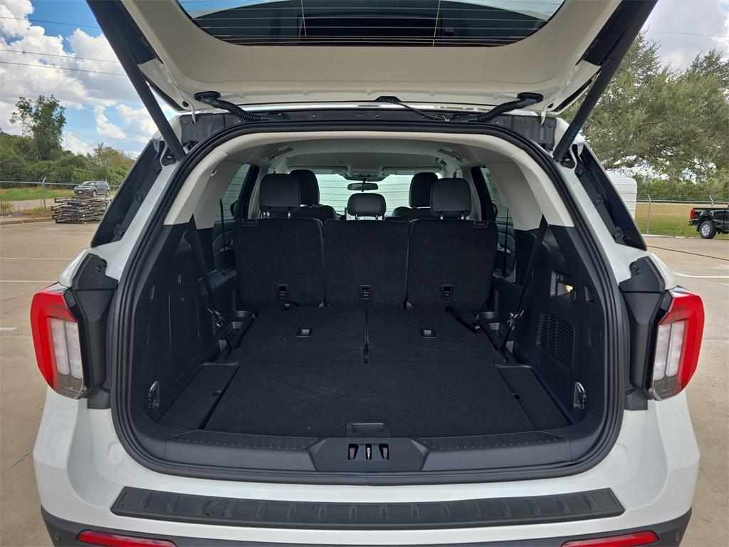 new 2025 Ford Explorer car, priced at $41,336