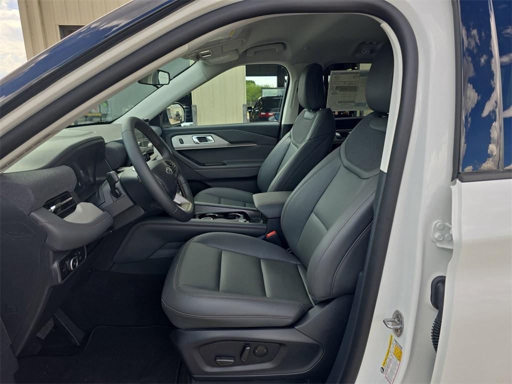 new 2025 Ford Explorer car, priced at $41,336
