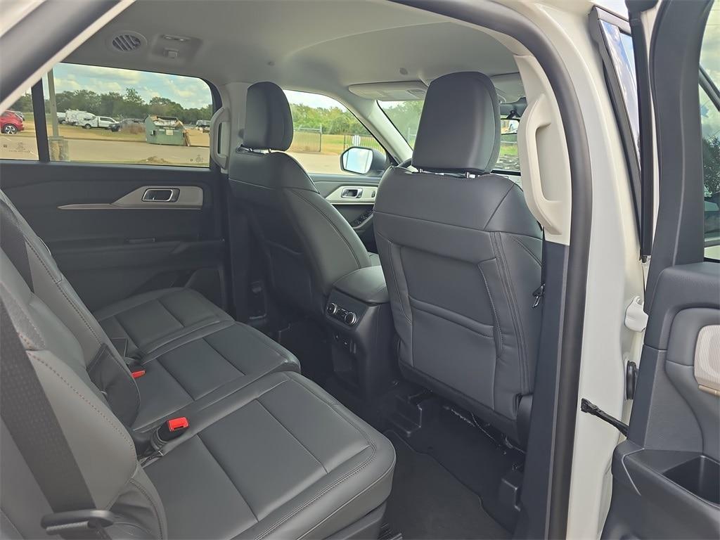 new 2025 Ford Explorer car, priced at $41,336