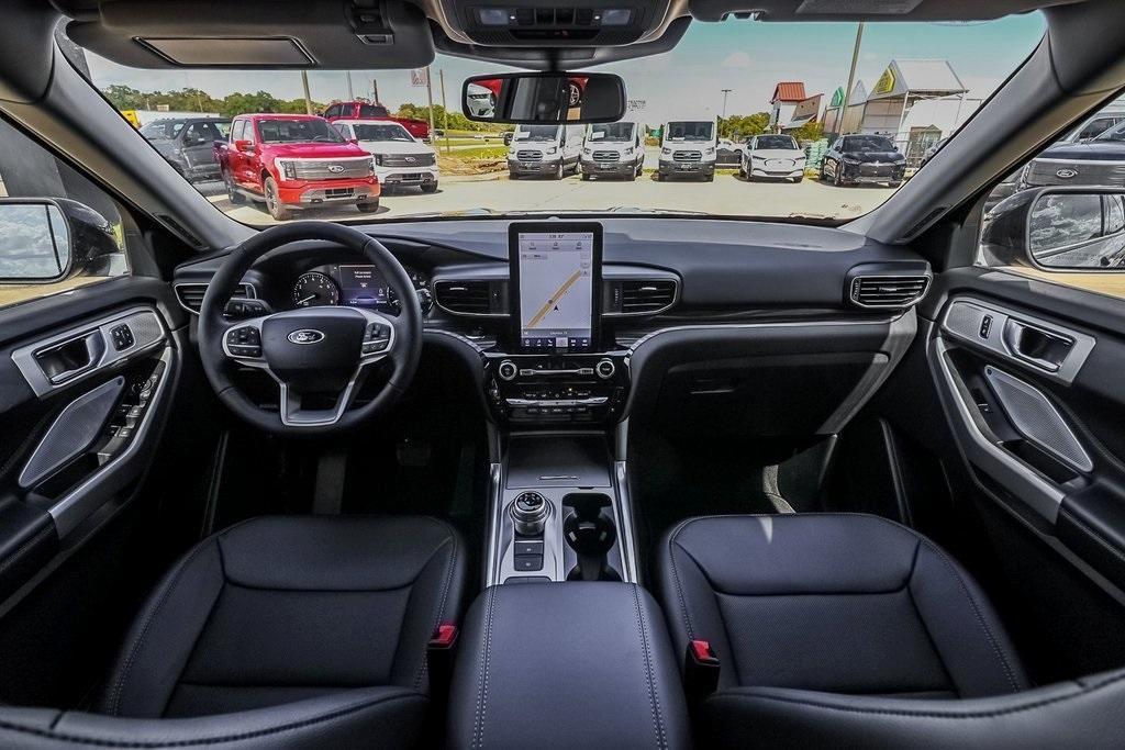 new 2024 Ford Explorer car, priced at $48,472