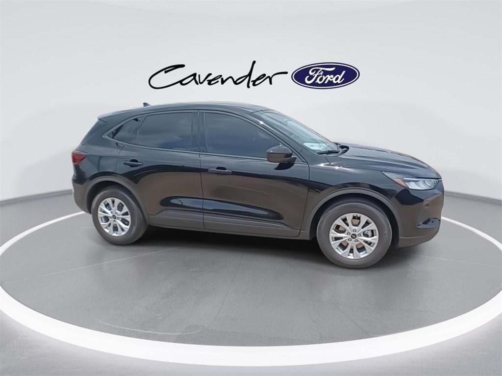 new 2025 Ford Escape car, priced at $28,982