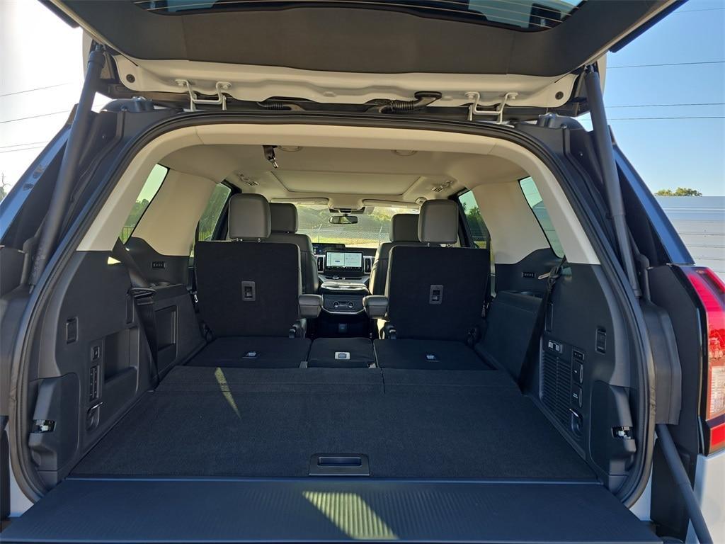 new 2025 Ford Expedition car, priced at $70,642