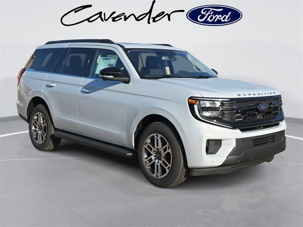 new 2025 Ford Expedition car, priced at $70,642