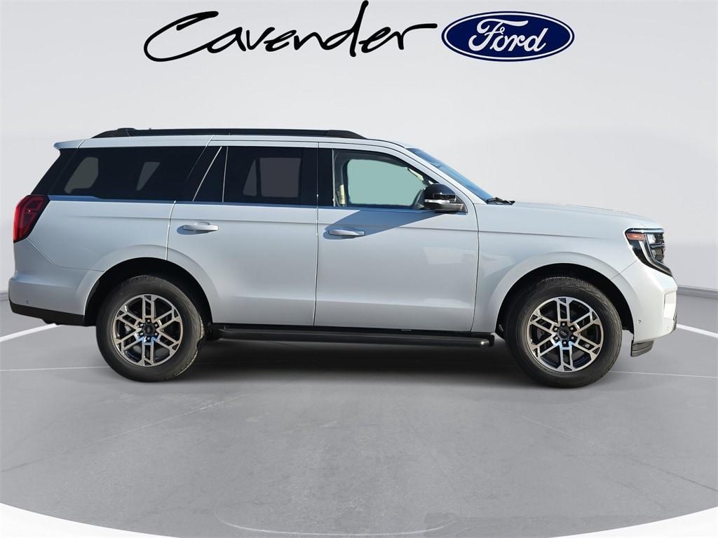 new 2025 Ford Expedition car, priced at $70,642