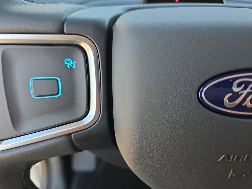 new 2025 Ford Expedition car, priced at $70,642