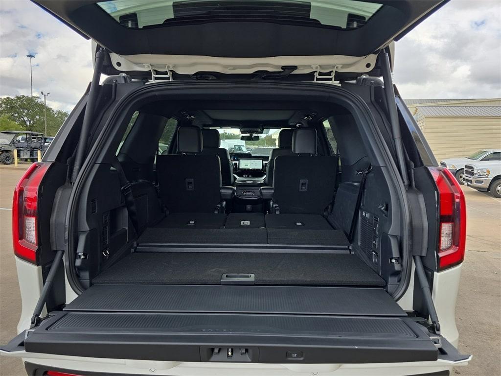 new 2025 Ford Expedition car, priced at $82,776