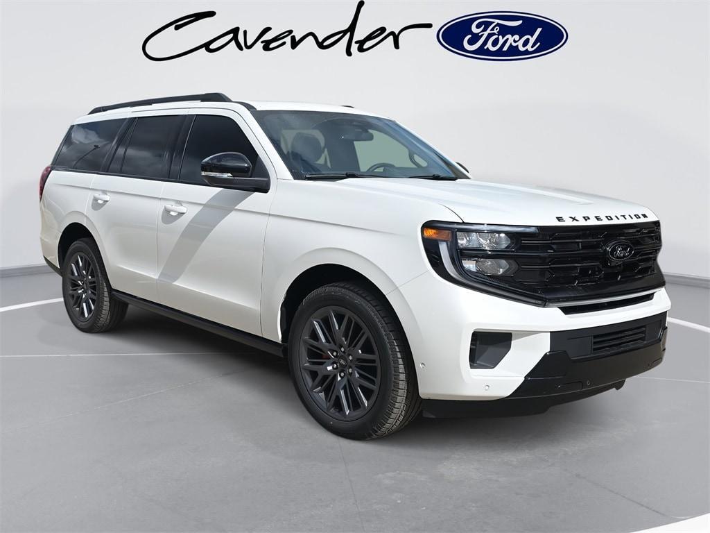 new 2025 Ford Expedition car, priced at $82,776