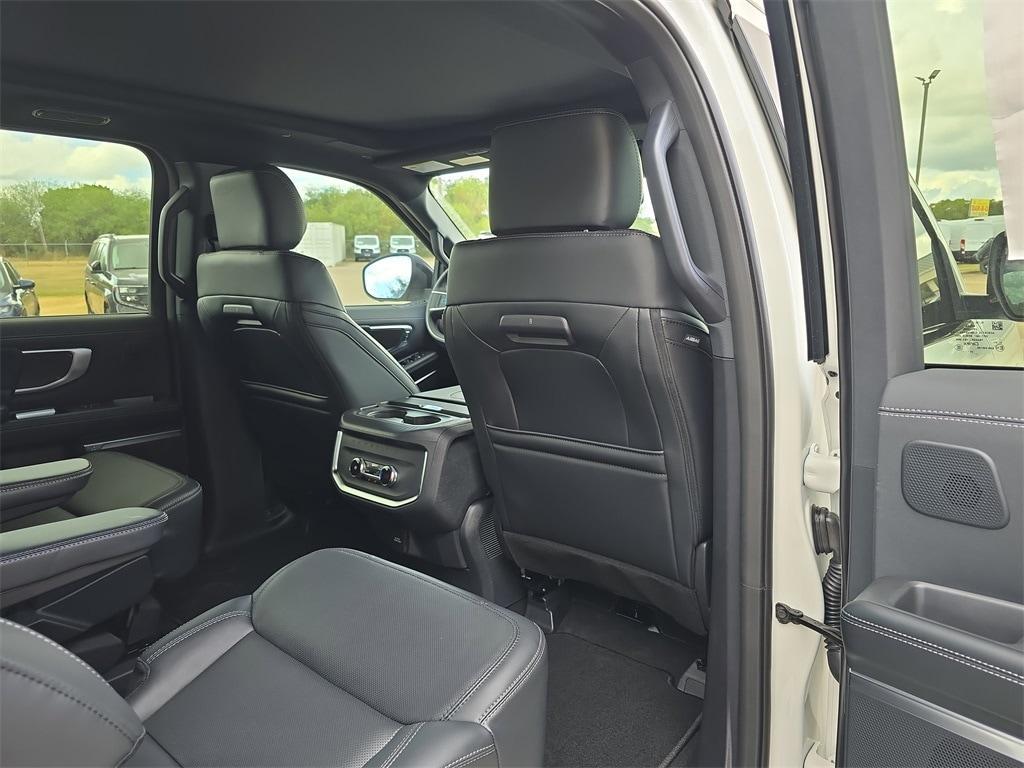 new 2025 Ford Expedition car, priced at $82,776