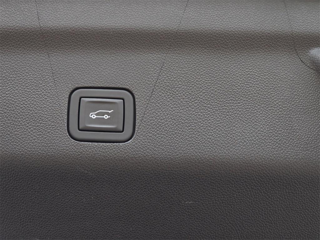 used 2023 GMC Yukon XL car, priced at $65,477