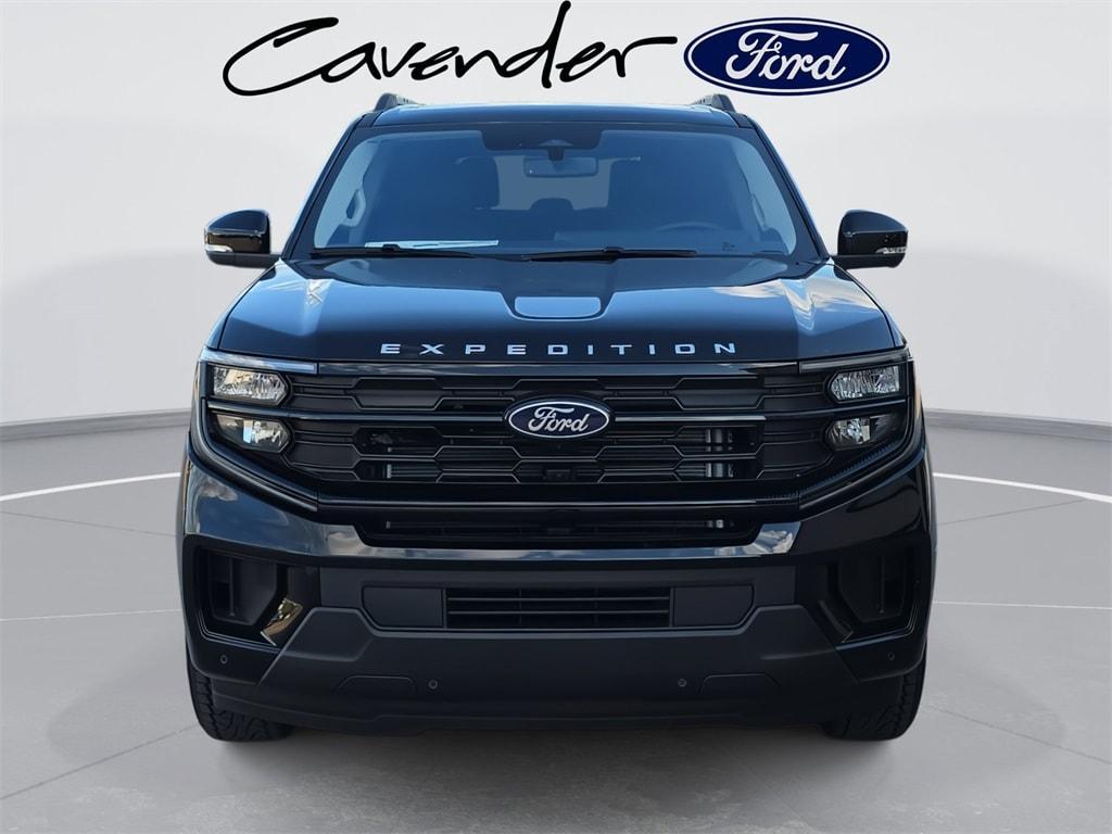 new 2025 Ford Expedition car, priced at $70,051