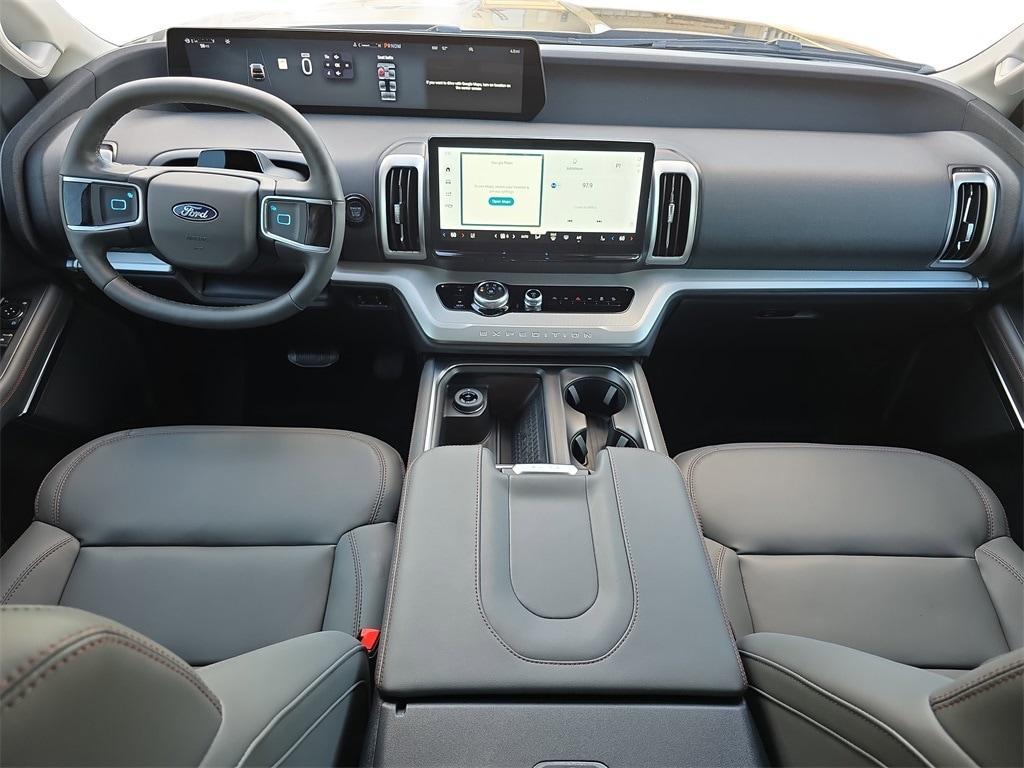 new 2025 Ford Expedition car, priced at $70,051