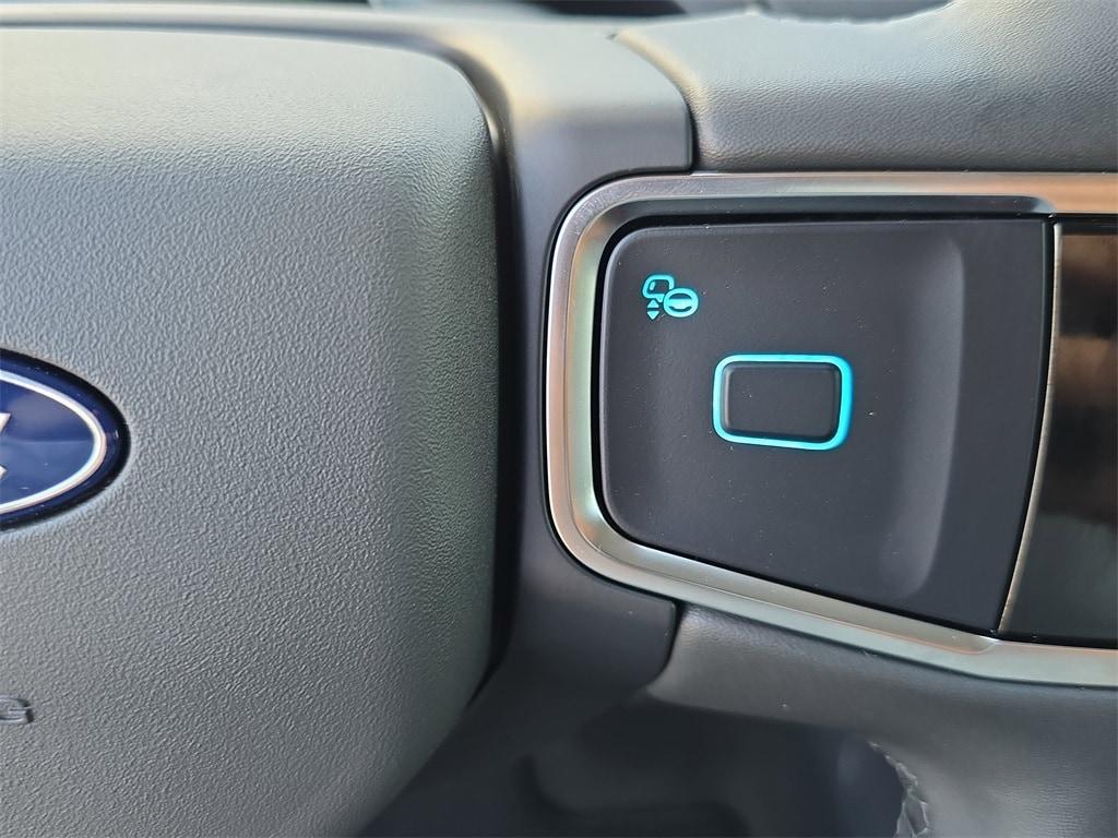 new 2025 Ford Expedition car, priced at $70,051