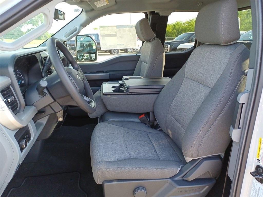 new 2025 Ford F-350 car, priced at $55,300