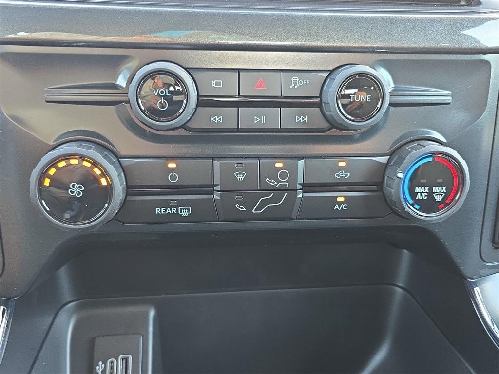 new 2025 Ford F-150 car, priced at $39,990