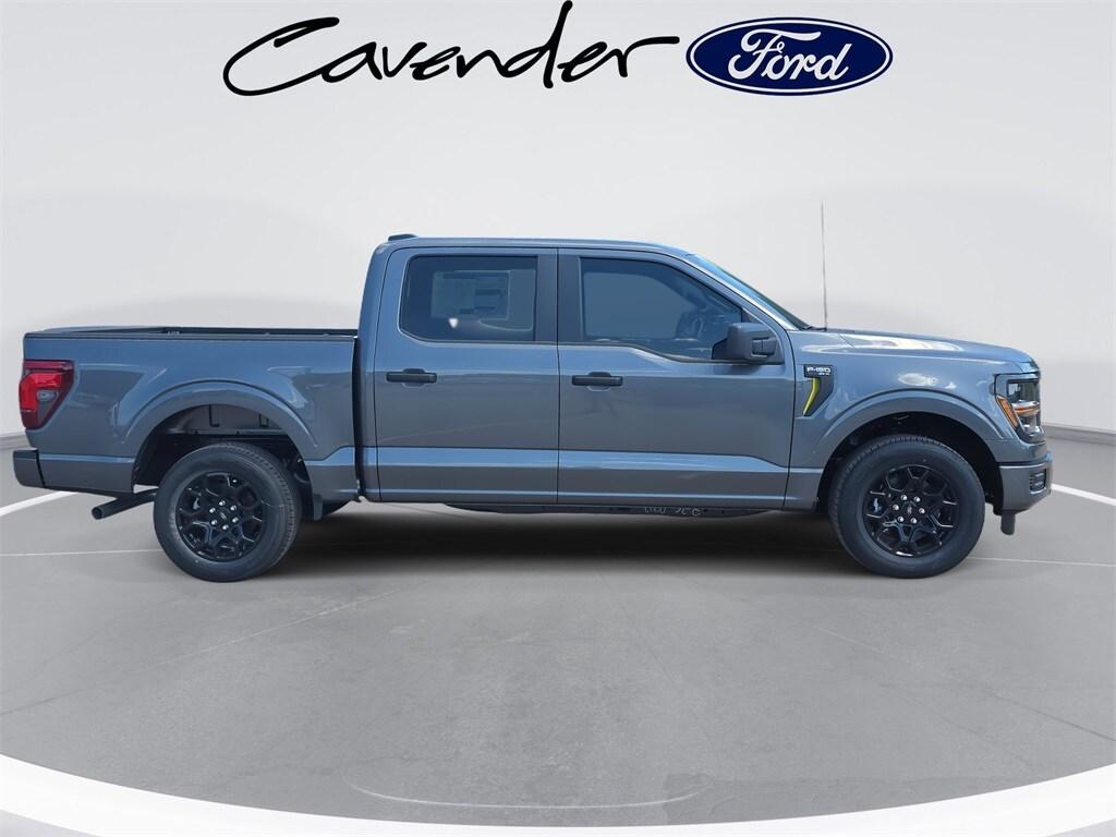 new 2025 Ford F-150 car, priced at $39,990