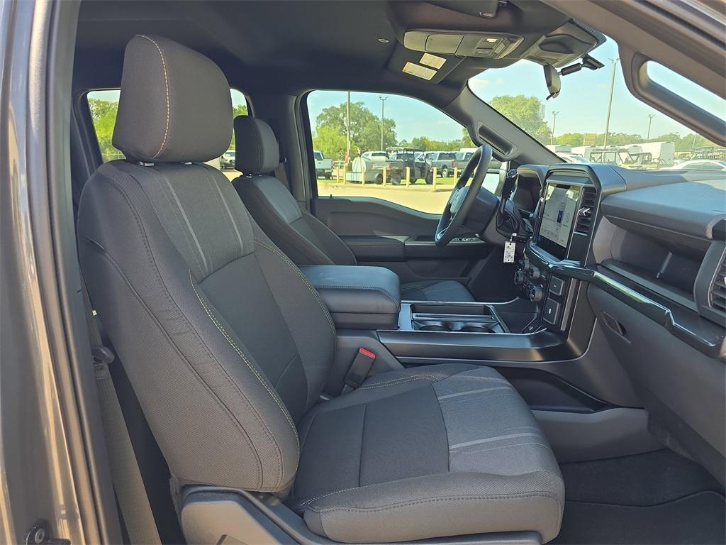 new 2025 Ford F-150 car, priced at $39,990