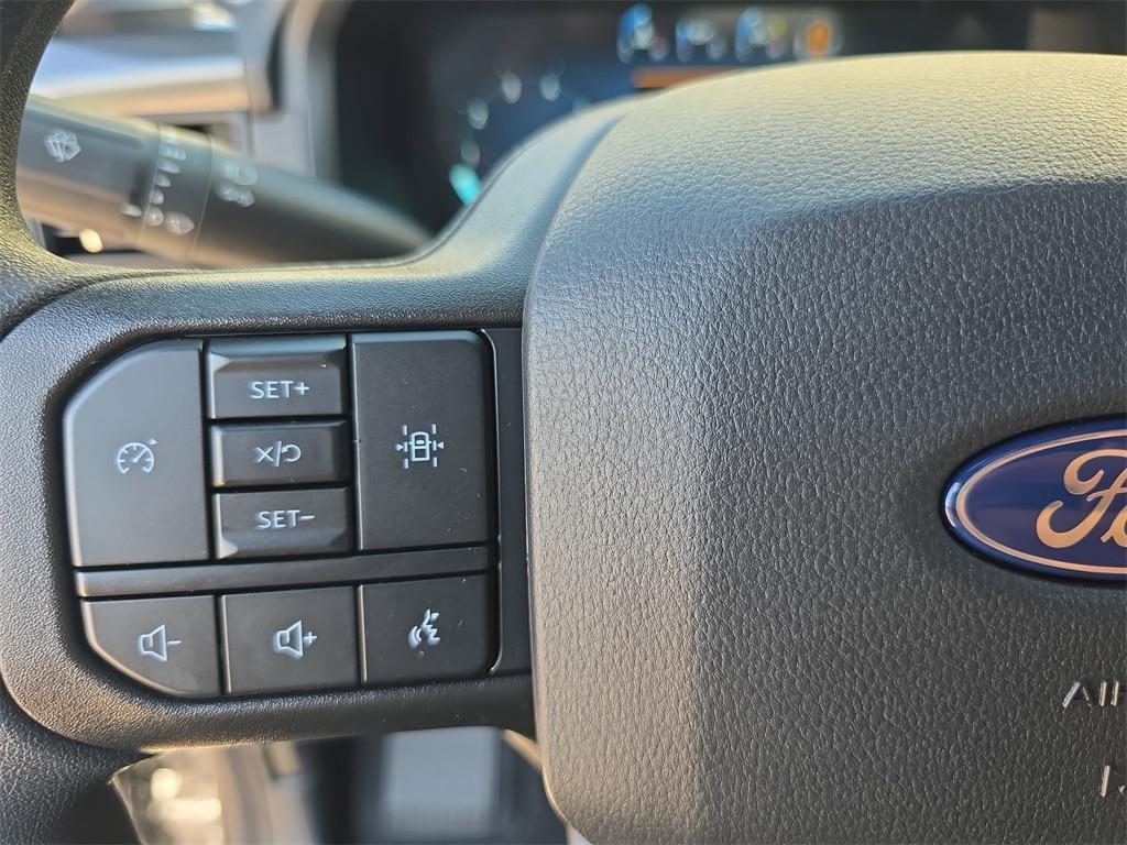 new 2025 Ford F-150 car, priced at $39,990