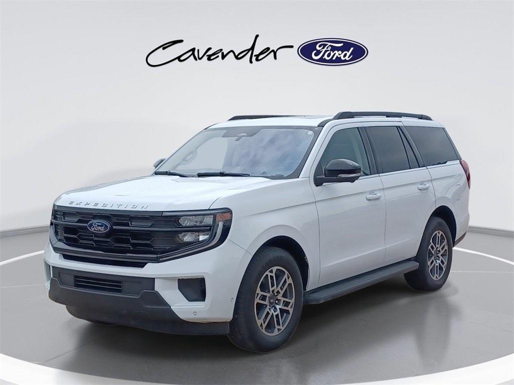 new 2025 Ford Expedition car, priced at $65,873