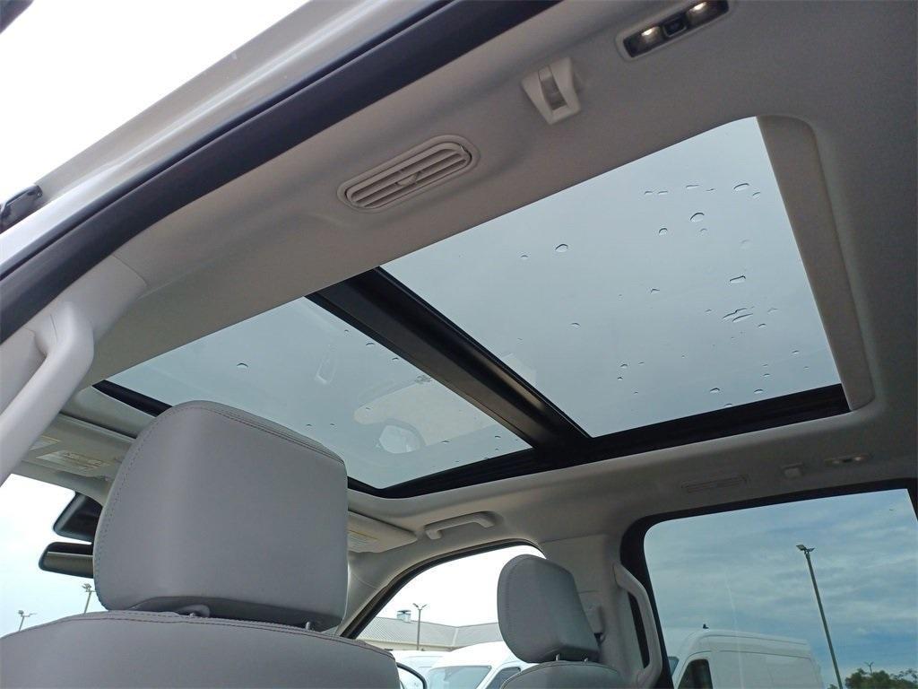 new 2025 Ford Expedition car, priced at $65,194