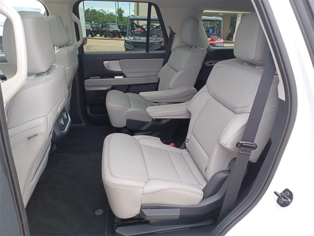 new 2025 Ford Expedition car, priced at $65,194