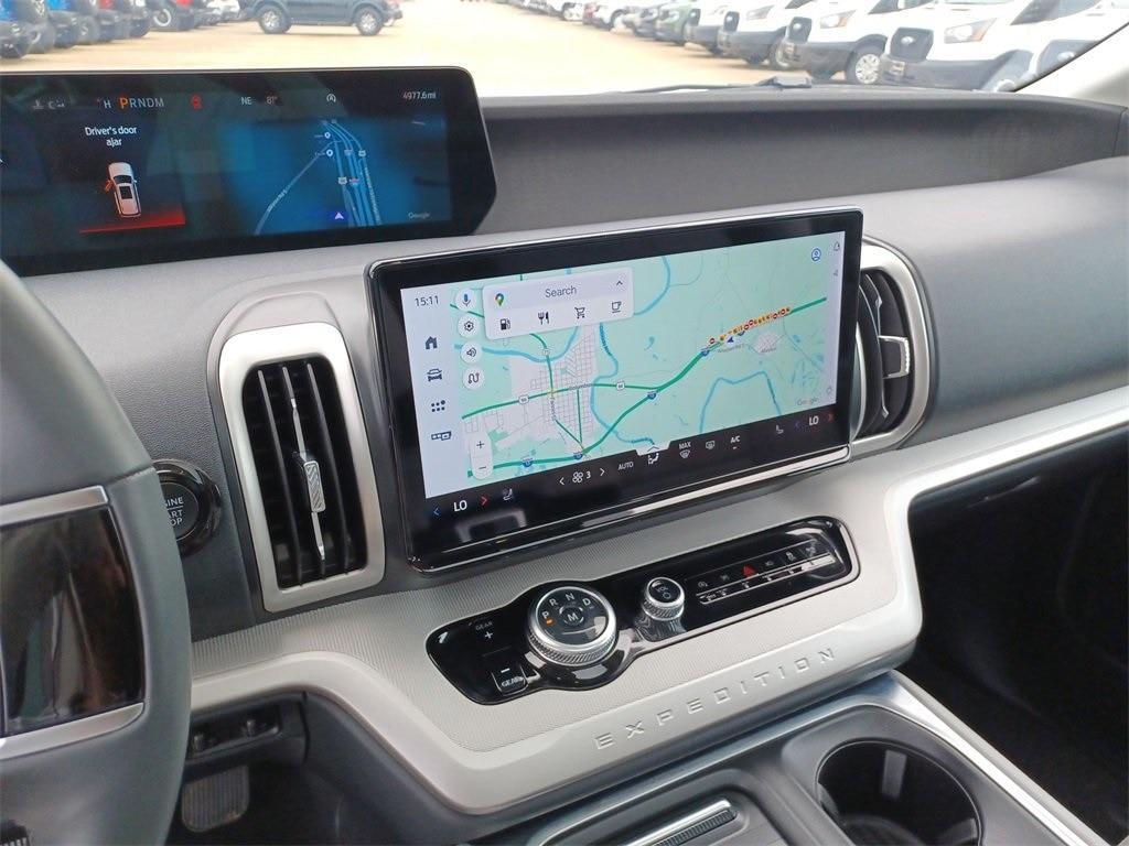 new 2025 Ford Expedition car, priced at $65,194