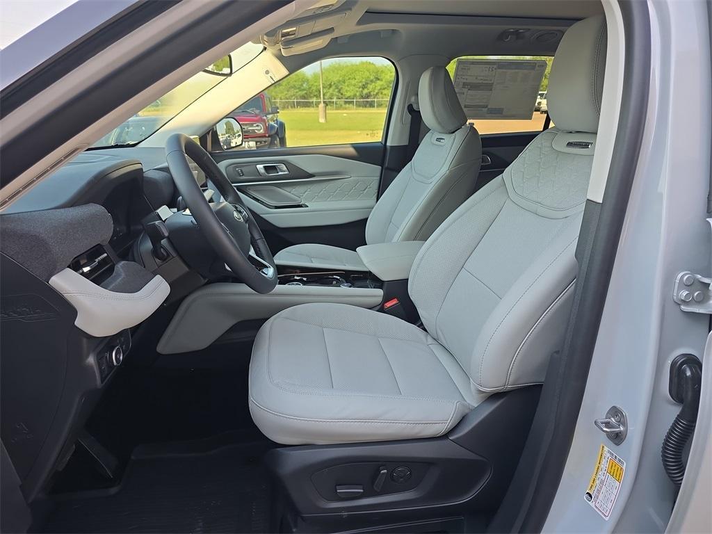 new 2025 Ford Explorer car, priced at $56,798