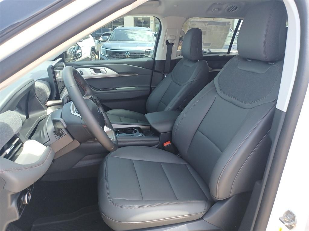 new 2025 Ford Explorer car, priced at $42,087