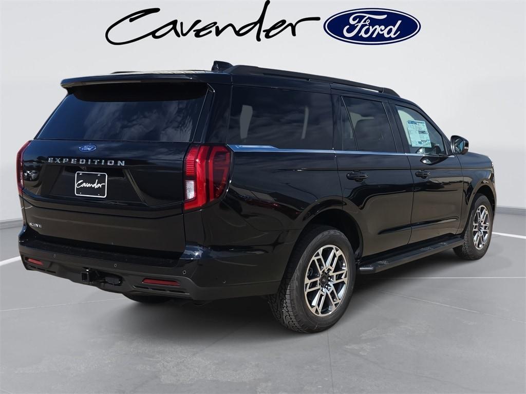 new 2025 Ford Expedition car, priced at $70,205