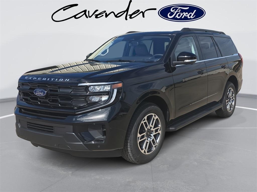 new 2025 Ford Expedition car, priced at $70,205