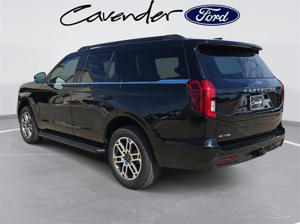 new 2025 Ford Expedition car, priced at $70,205
