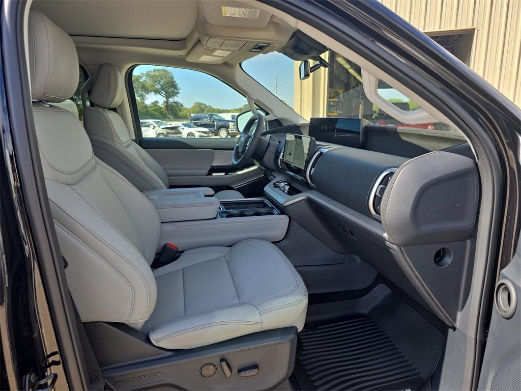 new 2025 Ford Expedition car, priced at $70,205