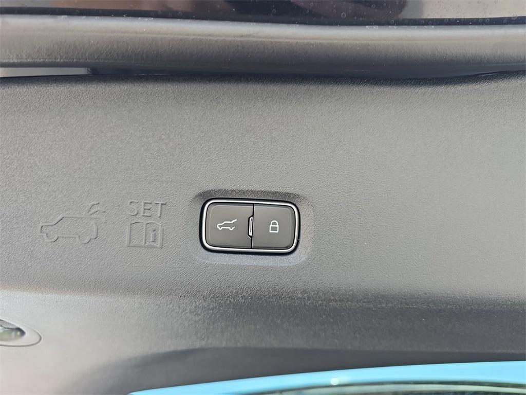 new 2025 Ford Expedition car, priced at $70,205