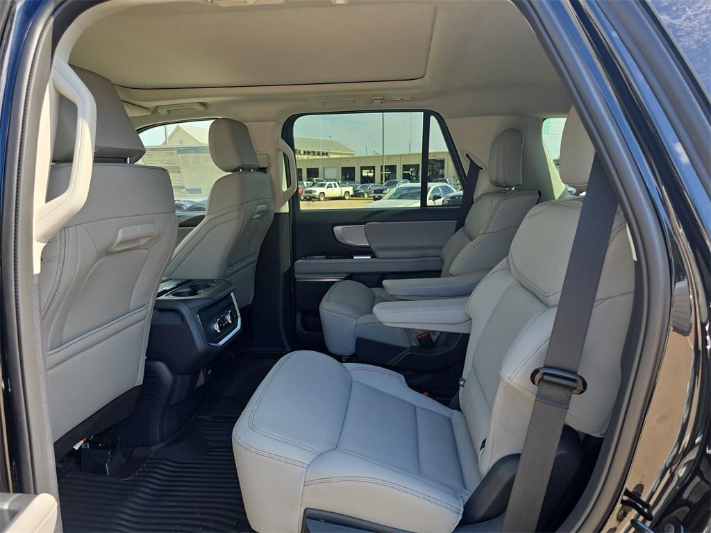 new 2025 Ford Expedition car, priced at $70,205