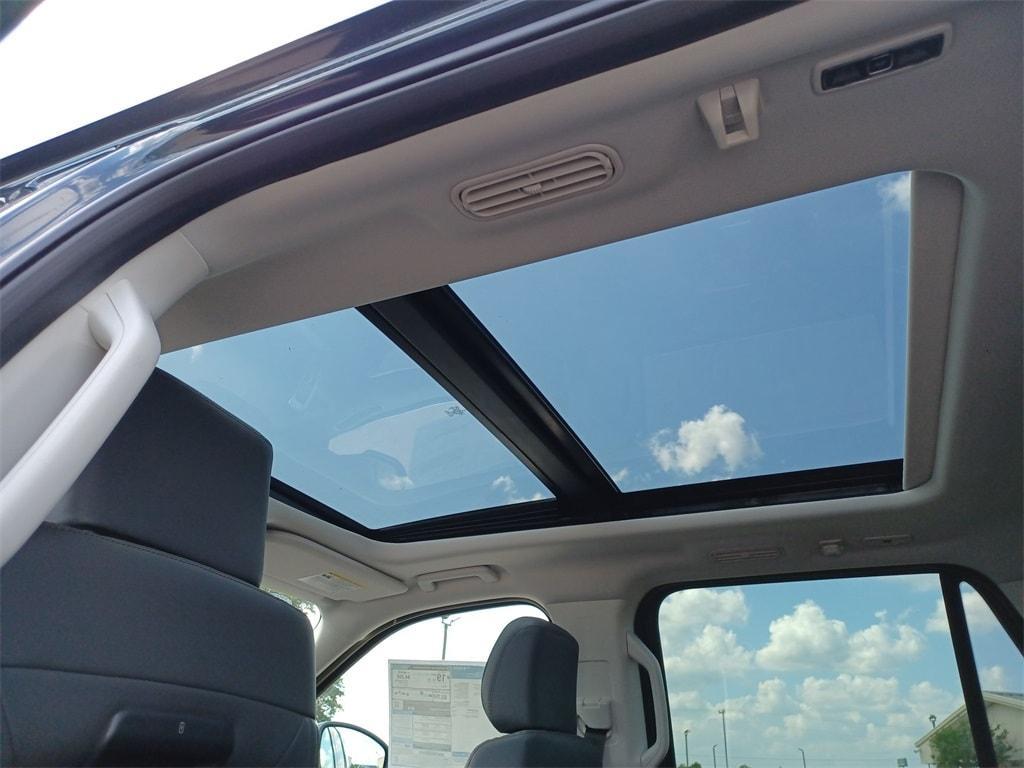 new 2025 Ford Expedition car, priced at $69,200