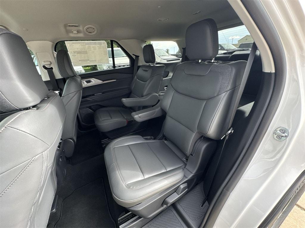 new 2025 Ford Explorer car, priced at $42,333